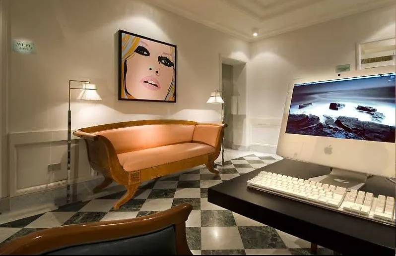 Hotel Mascagni Luxury Rooms & Suites Rome