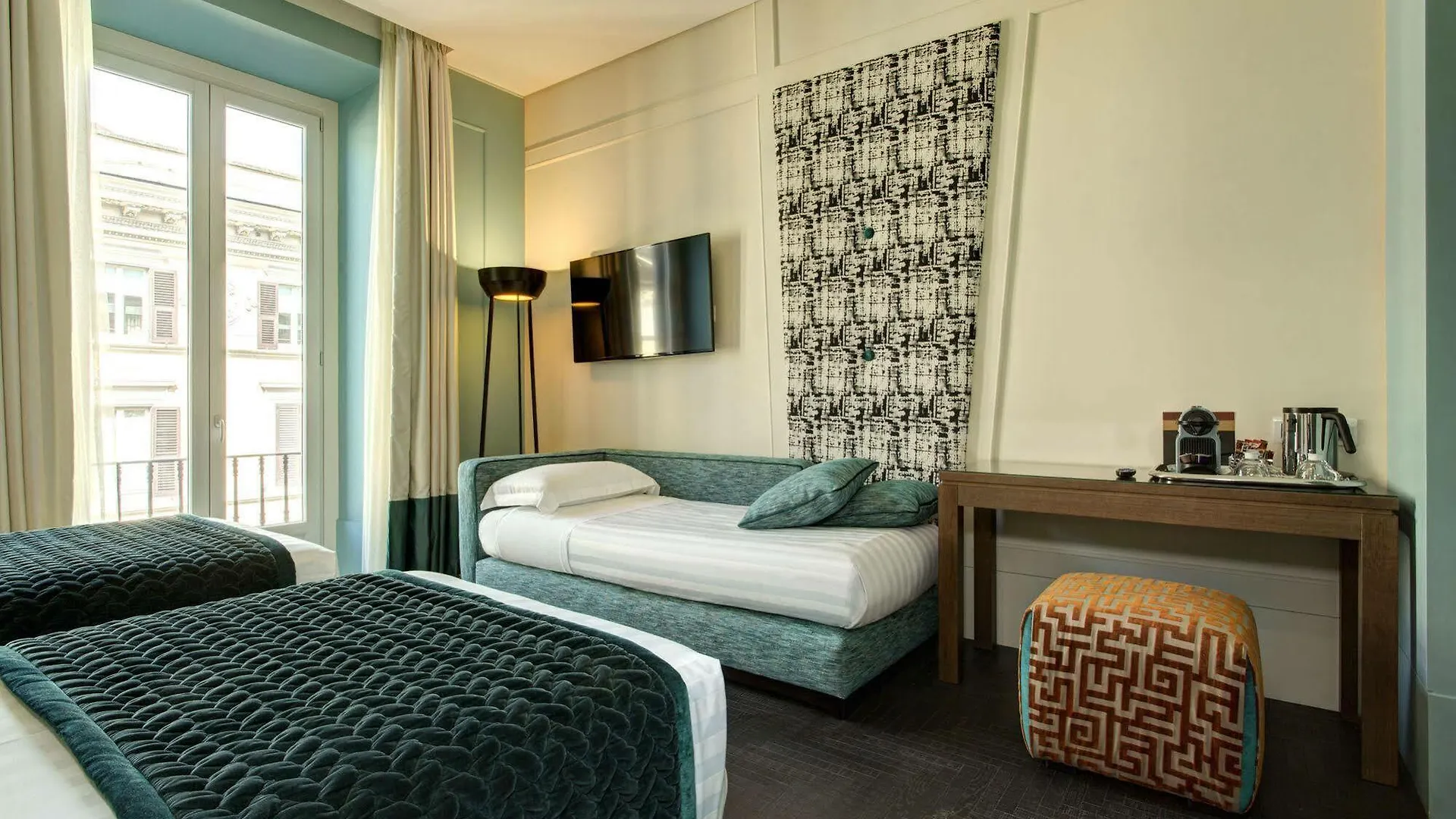 Mascagni Luxury Rooms & Suites Rome 4*,